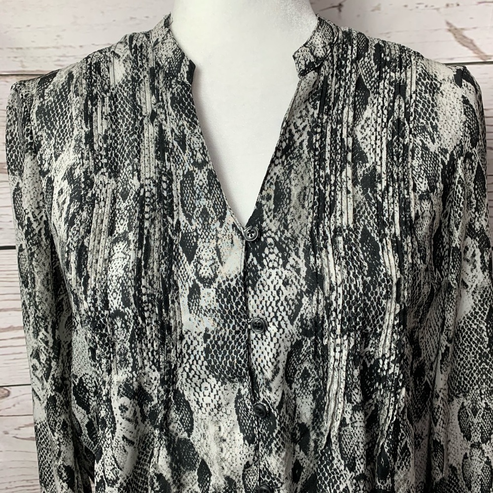 EUC Jones New York Signature Snakeskin Blouse - Picture 2 of 6